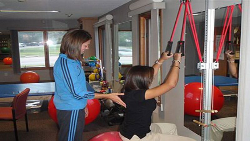 Physicial Therapy In Manhattan, KS Offers Relief From Pain And Strengthens Damaged Areas